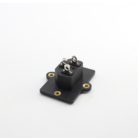 Prise d'alimentation industrielle IEC C14 à montage sur circuit imprimé, 10A 250V, bride carrée, 4 inserts filetés en laiton plaqué or, traversée de trou, cuivre/nylon