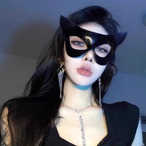 <span class=keywords><strong>Maschera</strong></span> Nera da Catwoman a Mezzo Volto con Ritaglio per gli Occhi, Perfetta per Halloween, Cosplay, Feste in <span class=keywords><strong>Maschera</strong></span> ed Eventi in Costume - Product Image 3