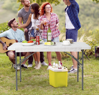 Table pliable en plastique blanche moderne portable de 4 pieds pour les fêtes en intérieur et en extérieur