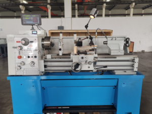 Rendimiento de alto costo 1440 torno de ultra precisión C6236 C6240 máquina de torno Manual de Metal 1000 <span class=keywords><strong>mm</strong></span> SP2123 - Product Image 4