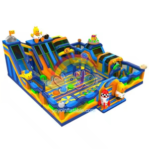 Maison gonflable géante avec toboggan aquatique et parcours d'obstacles pour les fêtes dans le jardin. - Product Image 2