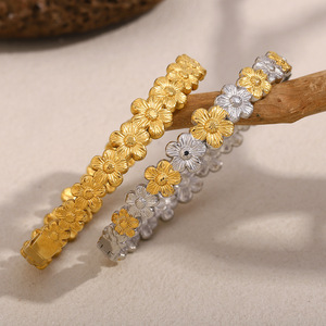 Fashionable Women's Stainless Steel <b>Bangle</b> <b>Bracelet</b> with Flower Design Gold Plated Multicolor Customizable-Happy Rabbit - Product Image 1