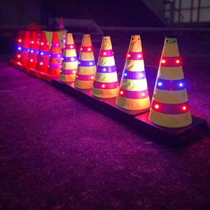 Cono <span class=keywords><strong>Stradale</strong></span> Retrattile con LED Lampeggiante, per Emergenze Notturne, Costruzioni, Avvertimenti di Incidenti, Riflettente e Pieghevole - Product Image 4