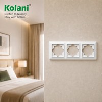 Cadre de finition pour prise triple Kolani, norme européenne 228x84mm, ignifuge, en PC, à enclenchement rapide, triple découpe