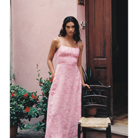 ENYA OEM ODM Femmes Slip Robe Romantique Silhouette Coupe Jupe Complète Robe à Bretelles Décolleté Doux Pur Lin Soirée Événement Filles Robe