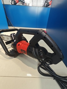 Motosierra de Cadena con Motor sin Escobillas de Alta Frecuencia de 220V para Cortar Paredes de Hormigón Reforzado, Motosierra sin Escobillas de 6000W de Potencia - Product Image 4