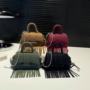 Venta al por mayor Otoño Invierno Mini monedero bolso mujer 2024 moda Retro bolso de hombro borla cadena bolsos - Product Image 5