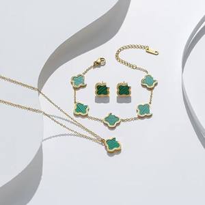 批发18k镀金15MM四叶草不锈钢饰品套装时尚幸运三叶草手链 - Product Image 4