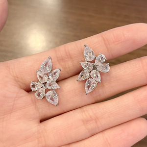 Orecchini a Perno con Foglie Geometriche per Donne, Gioielli per Orecchie Ispirati alla Natura, Versatili e alla Moda - Product Image 4