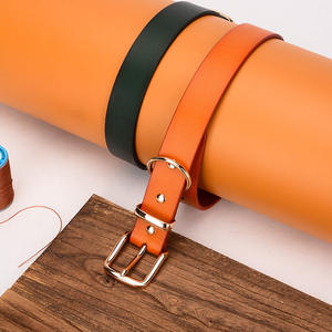 Nuevo <span class=keywords><strong>collar</strong></span> de perro de cuero de vaca genuino personalizado de lujo con características duraderas y decoración de plumas - Product Image 2