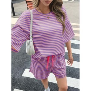 Conjunto de 2 Piezas a Rayas para Mujer Fisoew, Top Holgado de Manga 3/4, Pantalones Cortos de Cintura Alta, Conjunto Casual para Descansar, Tejido Transpirable - Product Image 3