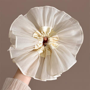 Serre-tête en tissu maille douce avec fleur trompette, accessoire pour cheveux multi-couches avec chouchous - Product Image 6