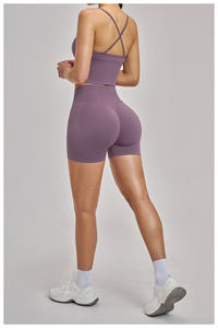 Nuevo Conjunto Deportivo de Alta Calidad para Mujer, Top Deportivo sin Costuras con Cuello en V, Pantalones Cortos de Gimnasio, Conjunto de Yoga de 2 Piezas con Efecto Push-Up - Product Image 4