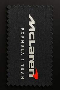 Étiquettes en silicone personnalisées – Étiquettes de logo personnalisées pour vêtements et marques de mode - Product Image 3