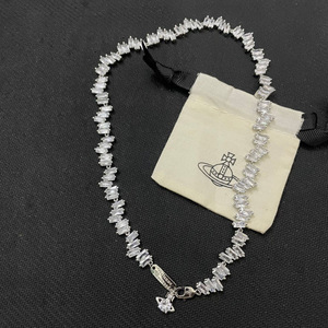 Collar Gargantilla de Alta Gama Vivienne Empress Dowager con Cadena de Eslabones de Aleación de Circonio Irregular Cuadrado, Estilo Saturno, de Moda para Mujer, Reino Unido - Product Image 2