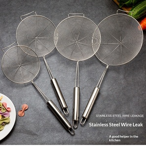 Écumoire professionnelle en acier inoxydable pour fondue, avec <span class=keywords><strong>filet</strong></span> filtrant anti-brûlure, poignée antidérapante et crochet unique, pour friture domestique - Product Image 2