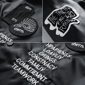 Chaqueta Universitaria LAYENNE de Alta Calidad, Logotipo Personalizado, Bordado en Lona, Mangas de Cuero, Chaqueta Universitaria de Béisbol para Hombre - Product Image 3