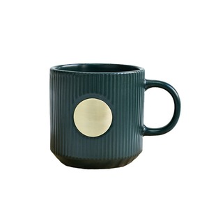 Taza de Cerámica con Emblema de Bronce Chapado en Oro, Diseño Redondo Moderno, Duradera, Ideal para Regalos Empresariales - Product Image 2