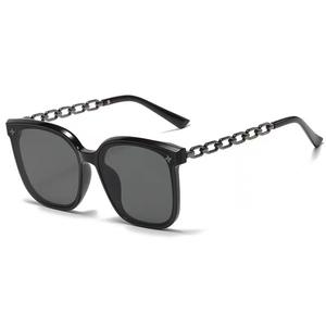 Occhiali da sole da donna di fascia alta in stile UV400 lenti antiriflesso snellente nero rosso montatura PC moda fotografia di strada personalizzata - Product Image 4