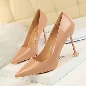 Zapatos elegantes para fiestas, estilo charol - tacones de aguja negros con punta en pico y sandalias para mujer - Product Image 4