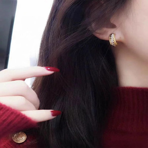Orecchini a Perno in Stile Francese con Linee Geometriche, Eleganti Gioielli da Donna per Uso Quotidiano e Regalo - Product Image 3