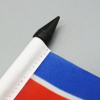 Drapeau de bureau de Corée du Nord en gros, 14x21cm, mini-drapeau de table en polyester de la RPC avec support en plastique noir