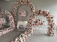 Arrangement floral de décoration de fond de scène de mariage de fleur rose rose de fleur de cadre de toile de fond de mariage