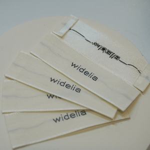 ป้ายโลโก้แบรนด์เสื้อผ้าทอแบบกำหนดเอง รูปทรงสี่เหลี่ยมผืนผ้า ทำจากผ้าฝ้าย ไม่มีขอบตัด สำหรับเสื้อผ้า กระเป๋า รองเท้า - Product Image 5