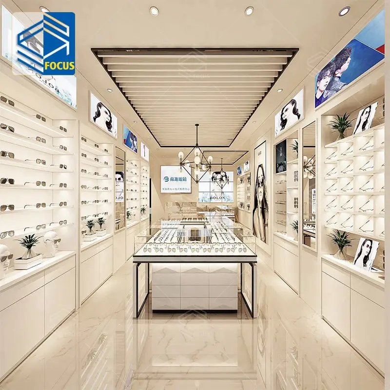 Negozio di ottica classico decorazione d'interni vetrina per occhiali infissi personalizzati per negozi di ottica