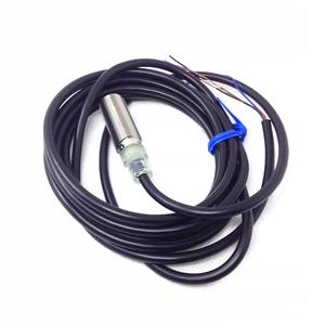 E2B-MLS15-WZ-B1 Détecteur de proximité E2bmls15wzb1 - Product Image 1