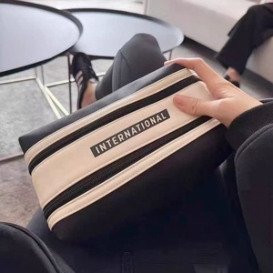 Neceser de viaje de PU de doble capa Bolsas de lavado de cosméticos con cremallera doble personalizadas a la moda con asa para viajes de mujer - Product Image 1
