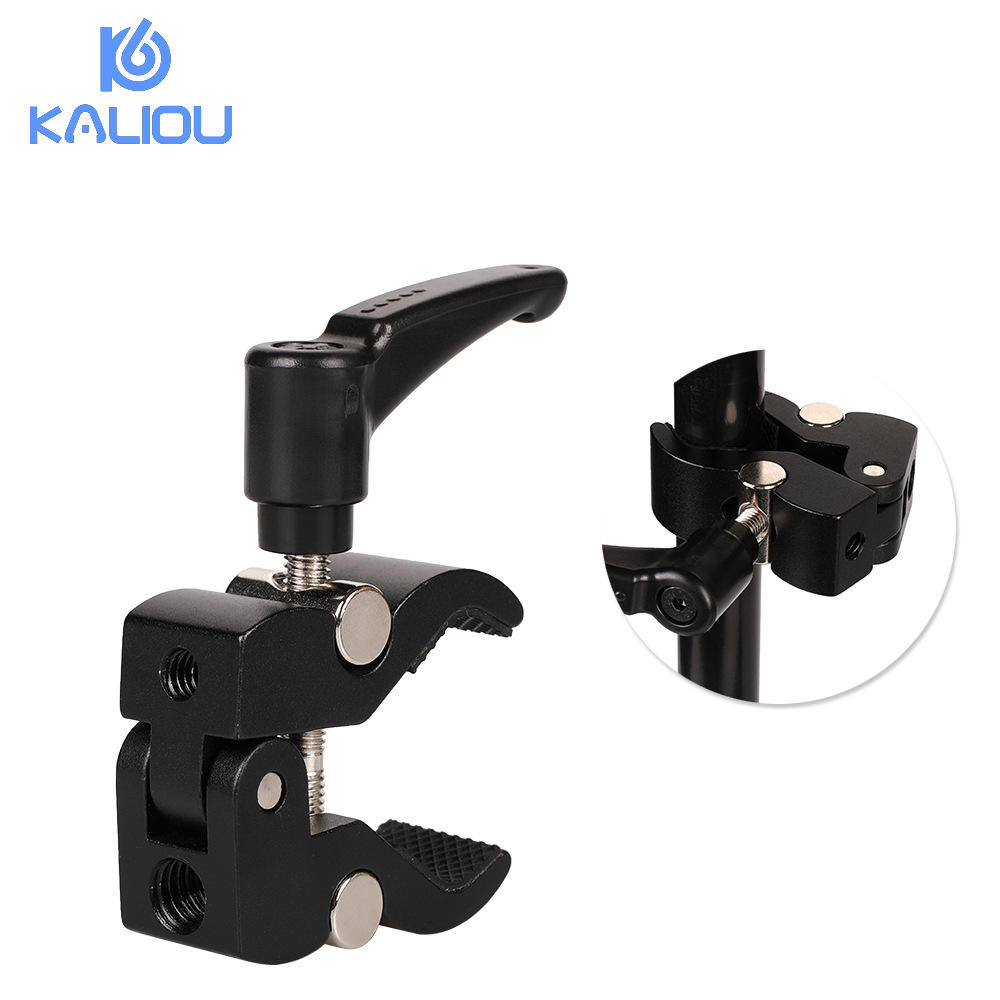 Pinza pequeña para el pelo con forma de pinza de cangrejo.