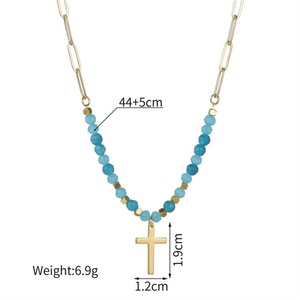 Collier de perles personnalisé minimaliste, fait main, avec breloque croix en cristal - Product Image 5