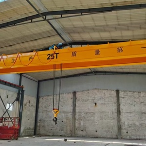 Pont roulant à double poutre de <span class=keywords><strong>50</strong></span> <span class=keywords><strong>tonnes</strong></span> à usage intensif avec cabine de commande pour le transport de marchandises dans les usines sidérurgiques - Product Image 1