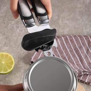 Ouvre-bouteille manuel en métal durable trois-en-un et outil de cuisine personnalisable avec logo - Product Image 3