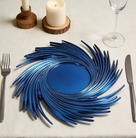 Assiette de Présentation Premium 13 Pouces en Plastique PP Doré, Motif Spirale Rayonnant, Durable et Réutilisable pour Mariages, Dîners et Événements, Décoration de Table