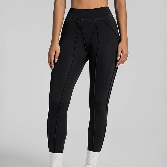 กางเกงสีดำ