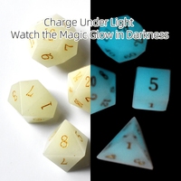 Ensemble de dés DND en pierres précieuses qui brillent dans le noir, 7 dés RPG en cristal, dés polyédriques lumineux pour jeux de table Donjons et Dragons