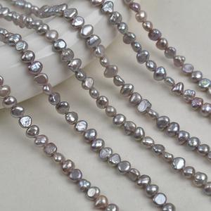 ไข่มุกน้ำจืดธรรมชาติทรงบาร็อค ขนาด 3-4 มม. สีเทา รูเจาะแนวนอนสองด้าน สำหรับทำสร้อยคอแบบกึ่งสำเร็จรูป DIY - Product Image 1