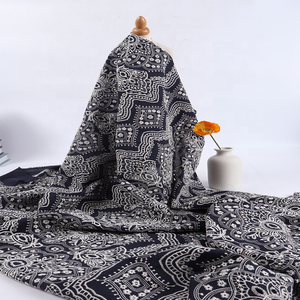Tissu brodé plat ajouré en coton peigné 100% doux, style vintage populaire Ins TikTok, pour chemisiers et robes de bébé - Product Image 2