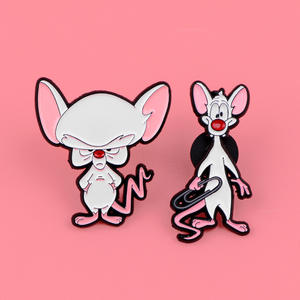 เข็มกลัดเคลือบตลกรูปหนูน่ารักแปลกใหม่สำหรับเป็นสัญลักษณ์บนกระเป๋าเป้สะพายหลังปกปิ่นตกแต่งเครื่องประดับอะนิเมะเครื่องประดับของขวัญ - Product Image 3