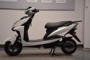 <span class=keywords><strong>Moto</strong></span> électrique 2000W 72V, 65 km/h, <span class=keywords><strong>moto</strong></span> électrique, scooter, <span class=keywords><strong>moto</strong></span> électrique à 2 roues, vente en gros du fabricant - Product Image 5