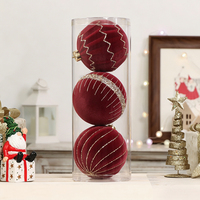 Boule de Noël en velours bordeaux floqué de 12 cm en gros avec pendentifs d'arbre de Noël peints à la main