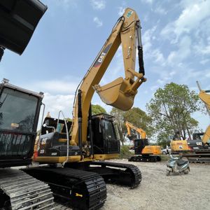 Excavateur d'occasion CAT 323D2L 23 tonnes, pelleteuse hydraulique originale sur chenilles de bonne qualité - Product Image 3