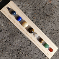 Ensemble de Sphères de Cristal du Système Solaire en Pierres Précieuses Naturelles, Neuf Planètes, avec Base en Bois Gravée, pour Cadeau Scientifique Éducatif