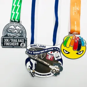 Benutzer definierte Sport medaille Metallic Eisen Zink Legierung Lauf Marathon Medaillen und Trophäen Lanyard League Hals Fußball wunderbar