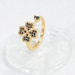 Anello Aperto Personalizzato a Quadrifoglio Nero e Verde con <span class=keywords><strong>Micro</strong></span> Pavé di Zirconi in Oro Champagne per Donne e Ragazze - Product Image 2