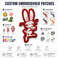 Op maat gemaakte konijnen geborduurde patch rood witte stof applicatie met gestikte omtrek voor kleding tassen hoeden groothandel