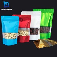 Vente en gros emballage en papier kraft pour collations avec zip-lock refermable sac Doypack pochette debout noire avec fenêtre