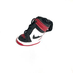 Lüks Modern sevimli çevre dostu Pet moda AJ kaymaz spor su geçirmez köpek ayakkabı PU deri katı Sneakers yeni yıl - Product Image 6